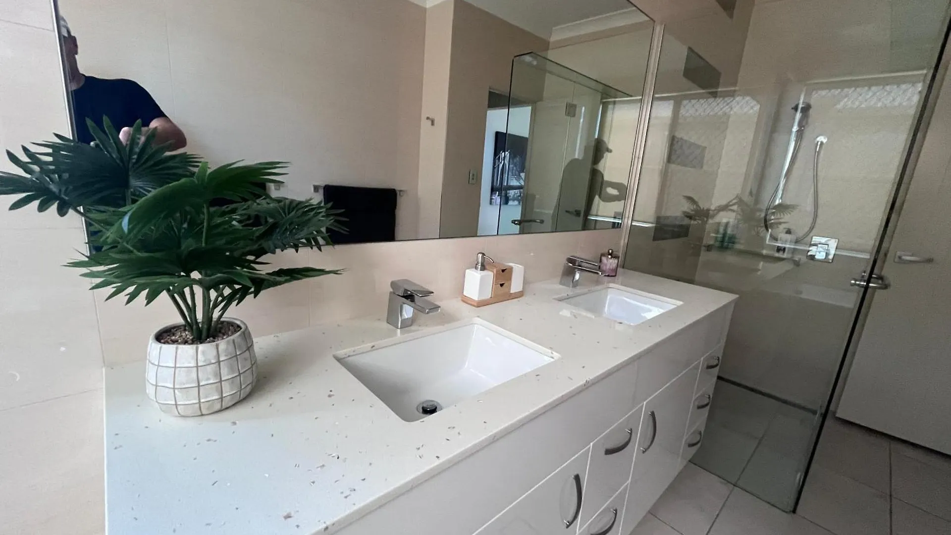 Ferienhaus Lakefront Luxury Golf & Beach Pelican Waters Australien